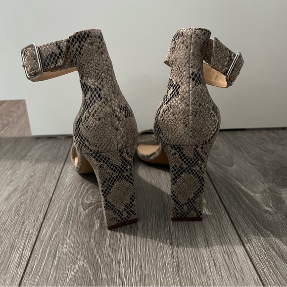Vince Camuto VP Bendiva Snakeskin Heels - Picture 6 of 9